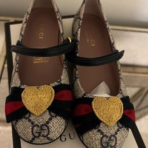 Gucci Girl Gold Heart Bow GG Monogram Ballerina Shoe size 27